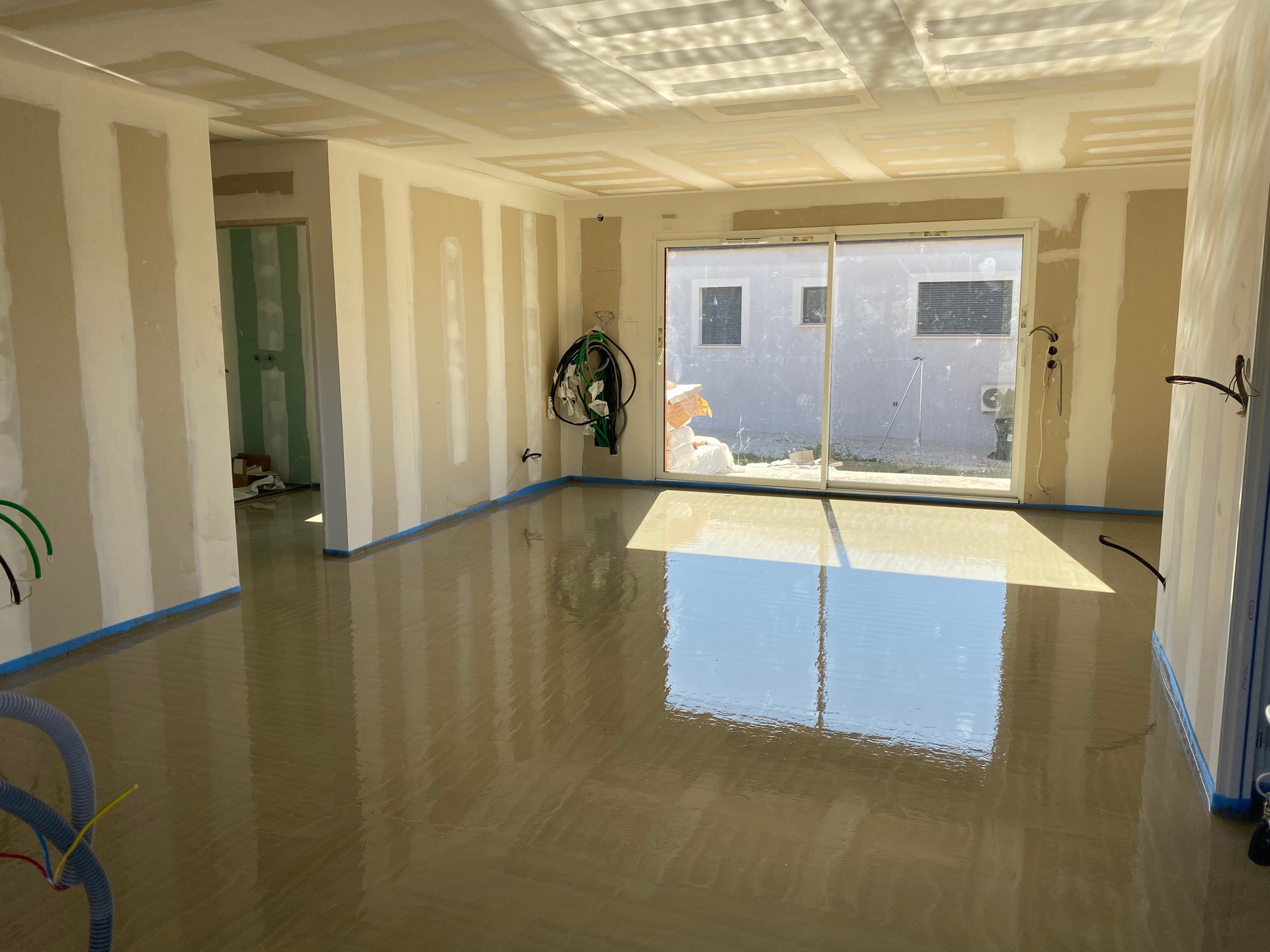 Chape fluide CEMFLOOR HPC sur la commune d' Alès dans le gard